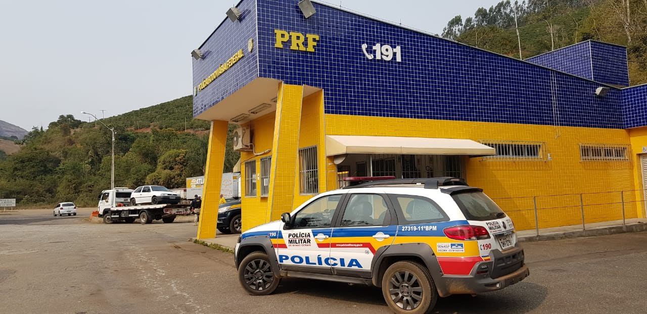 Portal Caparaó - Ladrão com carro furtado fura bloqueio e atira na PRF em  Realeza; escondeu-se numa mata