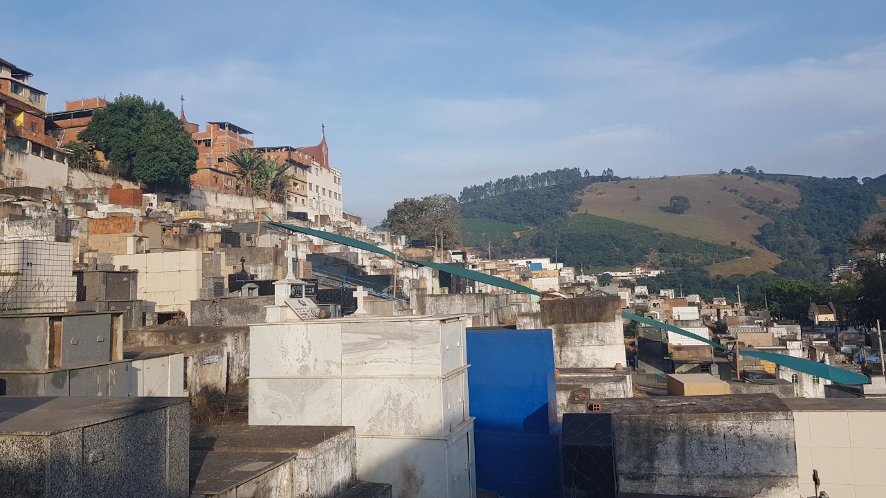 Portal Caparaó - SAMAL: Cemitério Municipal passa por limpeza em Manhuaçu