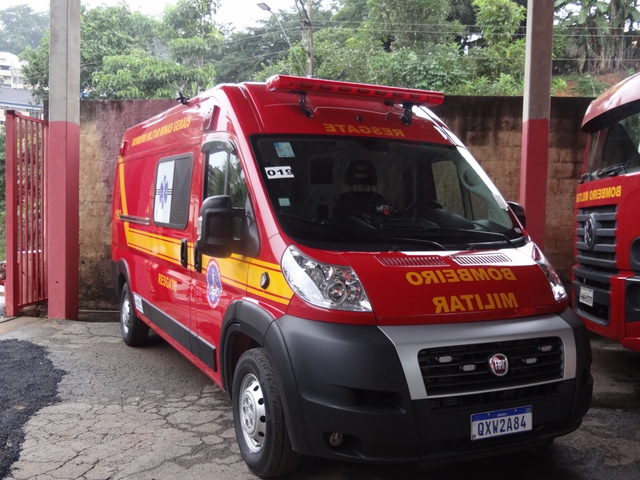 Portal Caparaó - Corpo de Bombeiros de Manhuaçu recebe Unidade de Resgate