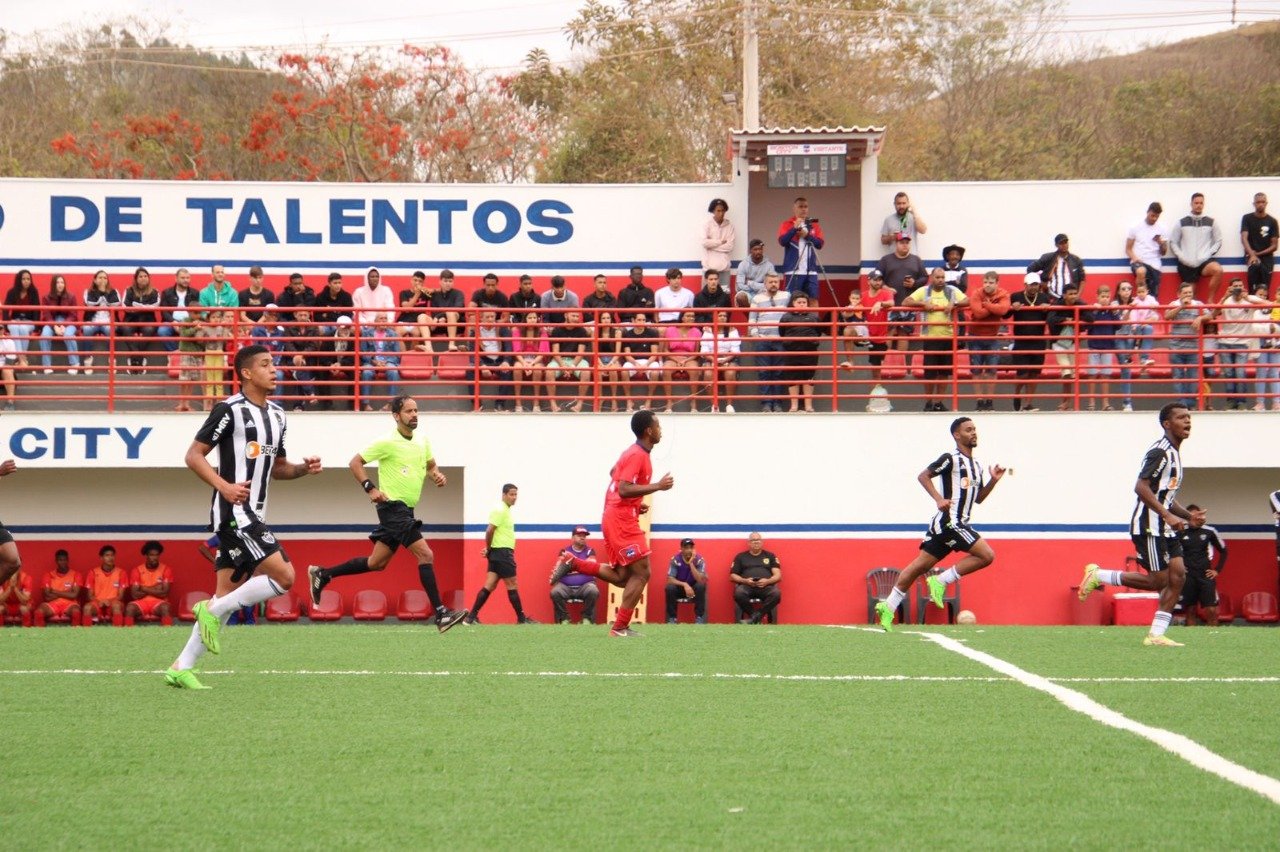 Tempos de Futebol - Batalha de Escudos Mineiro Segunda Divisão 2023! 05°  Bloco (semifinal) BOSTON CITY - Manhuaçu COIMBRA SPORTS - Contagem JUVENTUS  MINASNOVENSE - Minas Novas POÇOS DE CALDAS - Poços