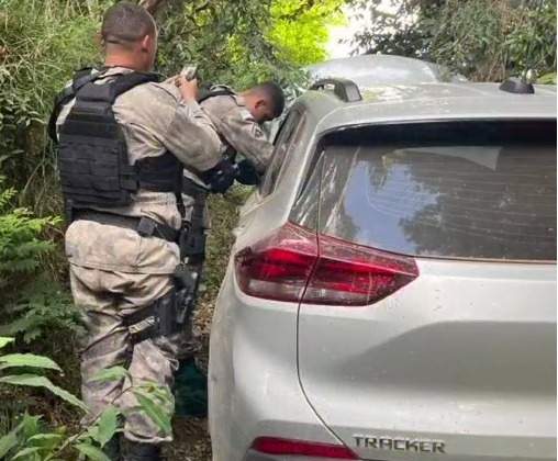 Portal Caparaó - Veículo usado em roubo em Orizânia é recuperado em operação policial na BR 262 em Ibatiba