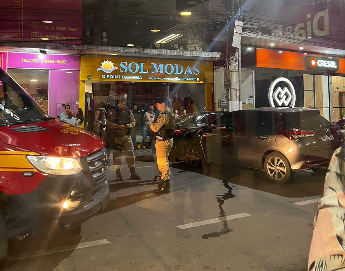 Acidente de trânsito deixa uma pessoa ferida no centro de Manhuaçu