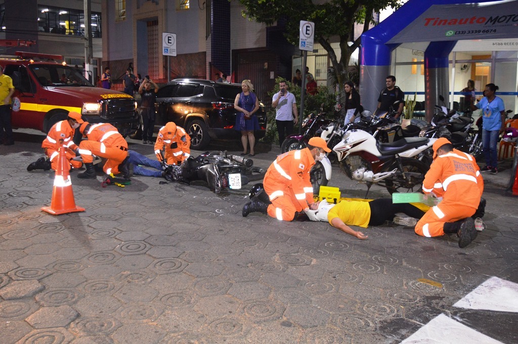 Maio Amarelo: Simulação de acidente de trânsito no Coqueiro