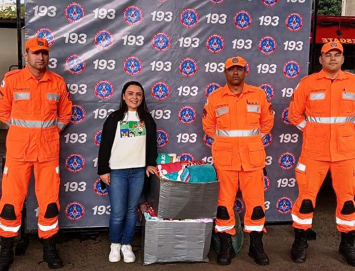 Corpo de Bombeiros realiza campanha do agasalho em Manhuaçu