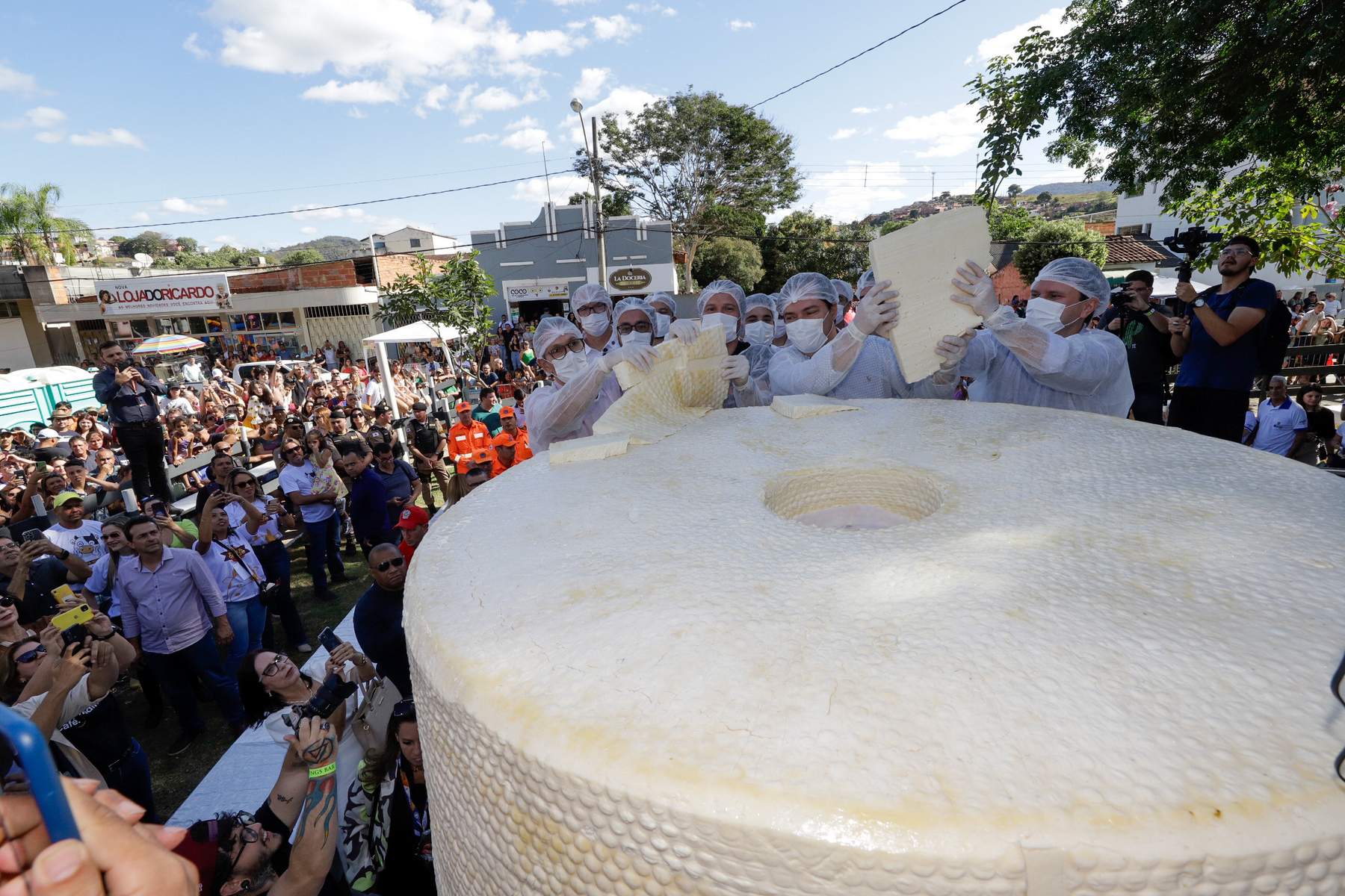 Ipanema quebra seus recordes com queijo, doce de leite e queimadinha gigantes
