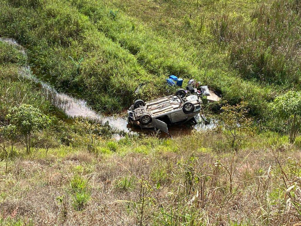 Corretor de Caratinga morre em acidente na BR-262 após queda de veículo em ribanceira