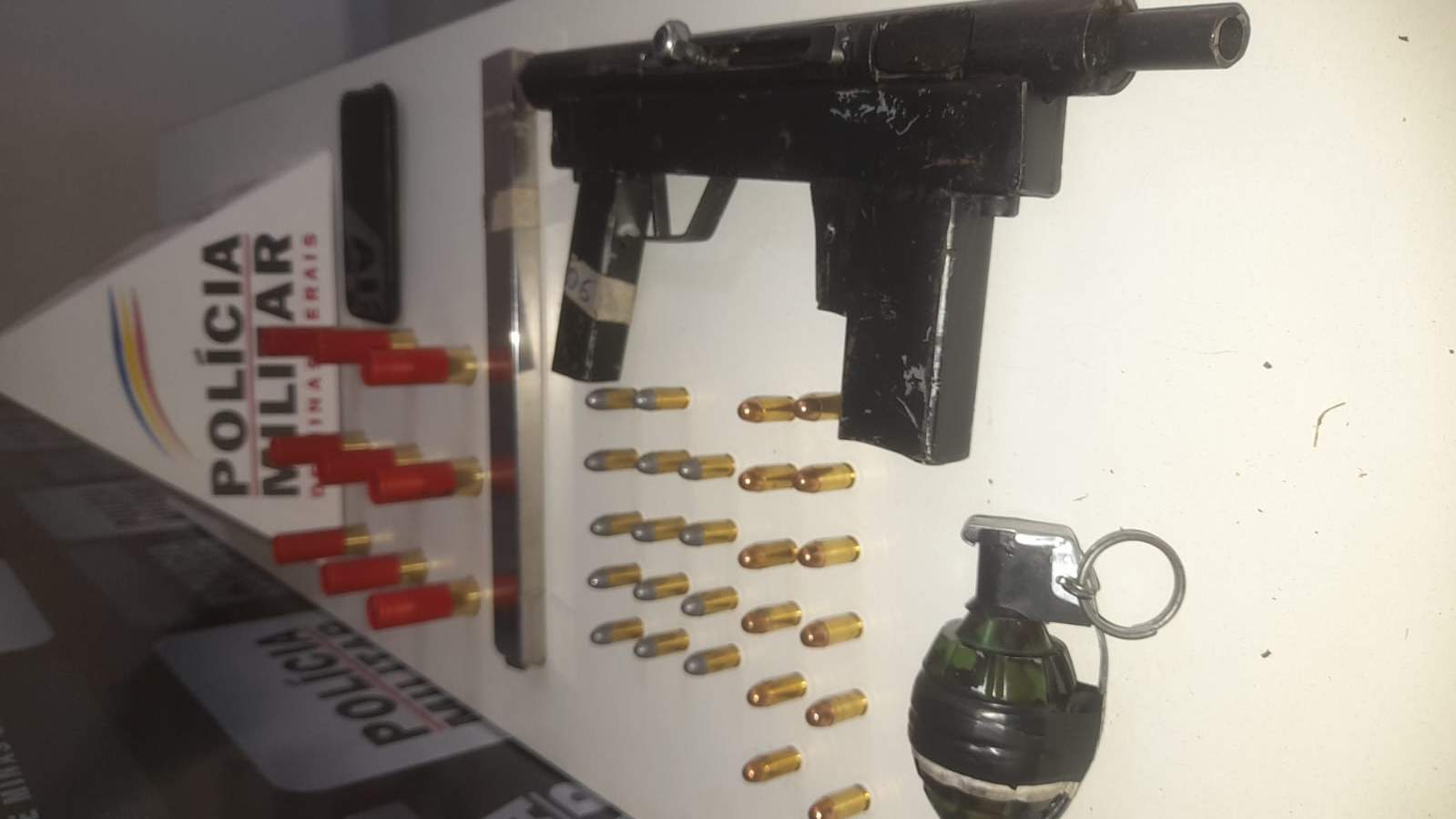 Quadrilha é presa com armamento pesado, granada e drogas em Manhuaçu