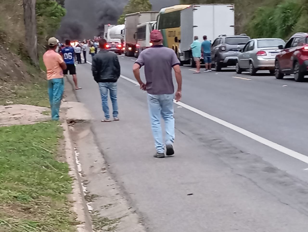 Protesto fechou a BR-116 em São João do Manhuaçu na última sexta