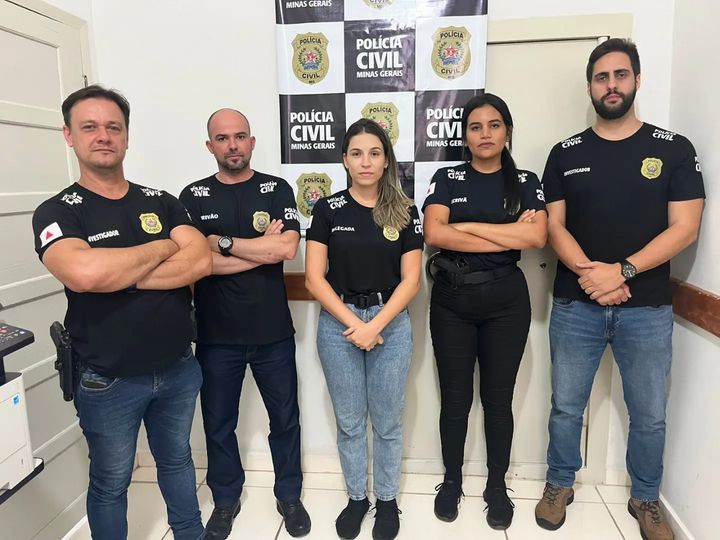 PC cumpre mandado de busca na casa de suspeito de envenenar cães e gatos