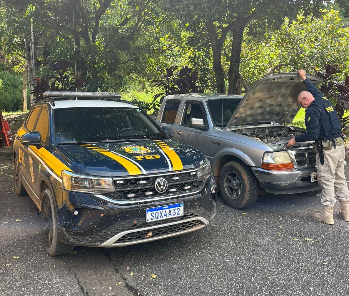 PRF de Realeza recupera veículo furtado em Castelo