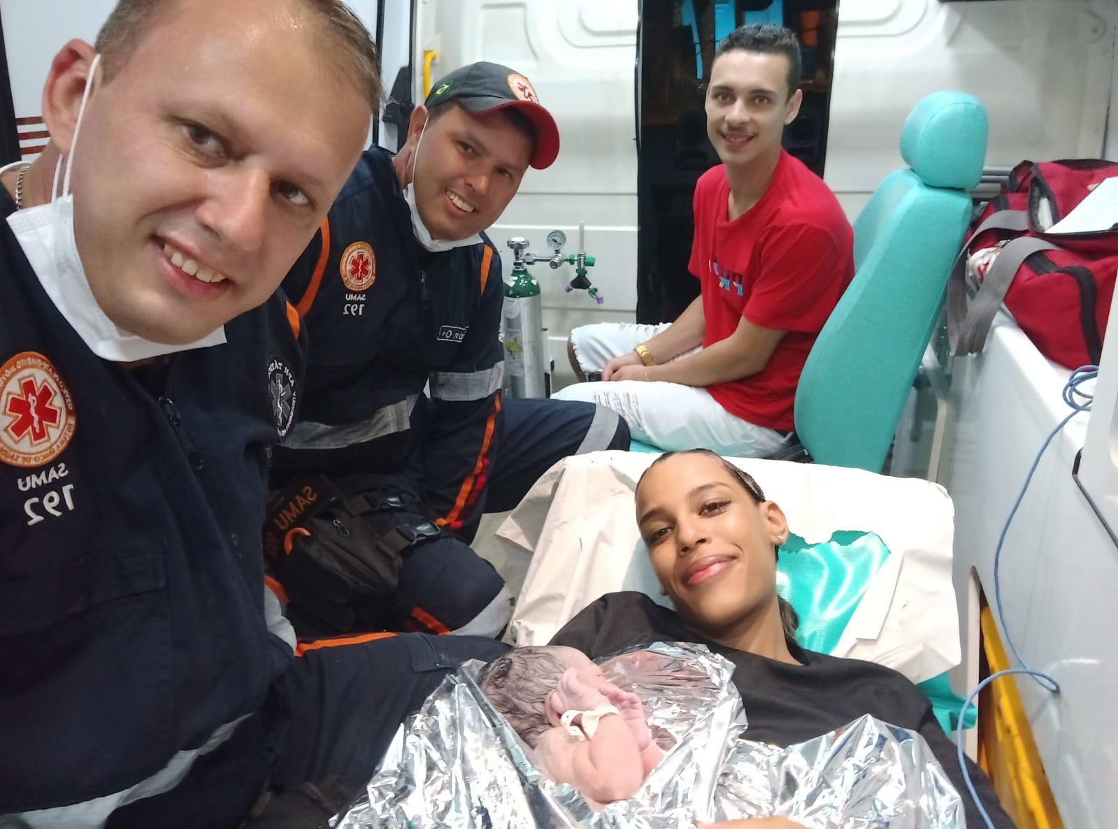 Mariah: Equipe do SAMU realiza parto em ambulância de Manhumirim