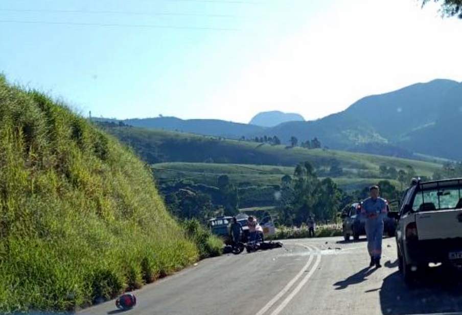 Acidente entre duas motocicletas na estrada de Pedra Bonita