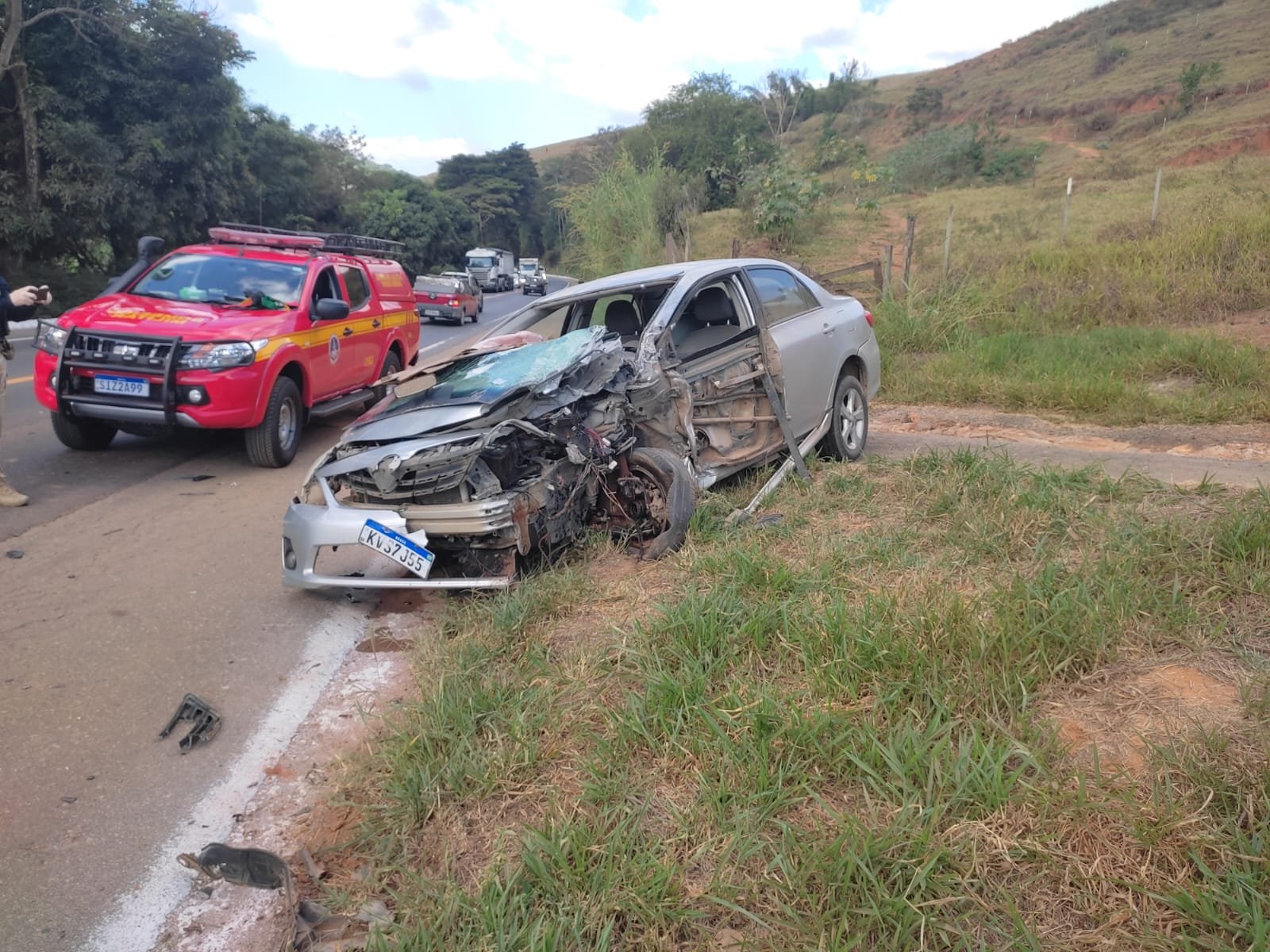 Vereador de Manhuaçu sofre acidente na BR-262